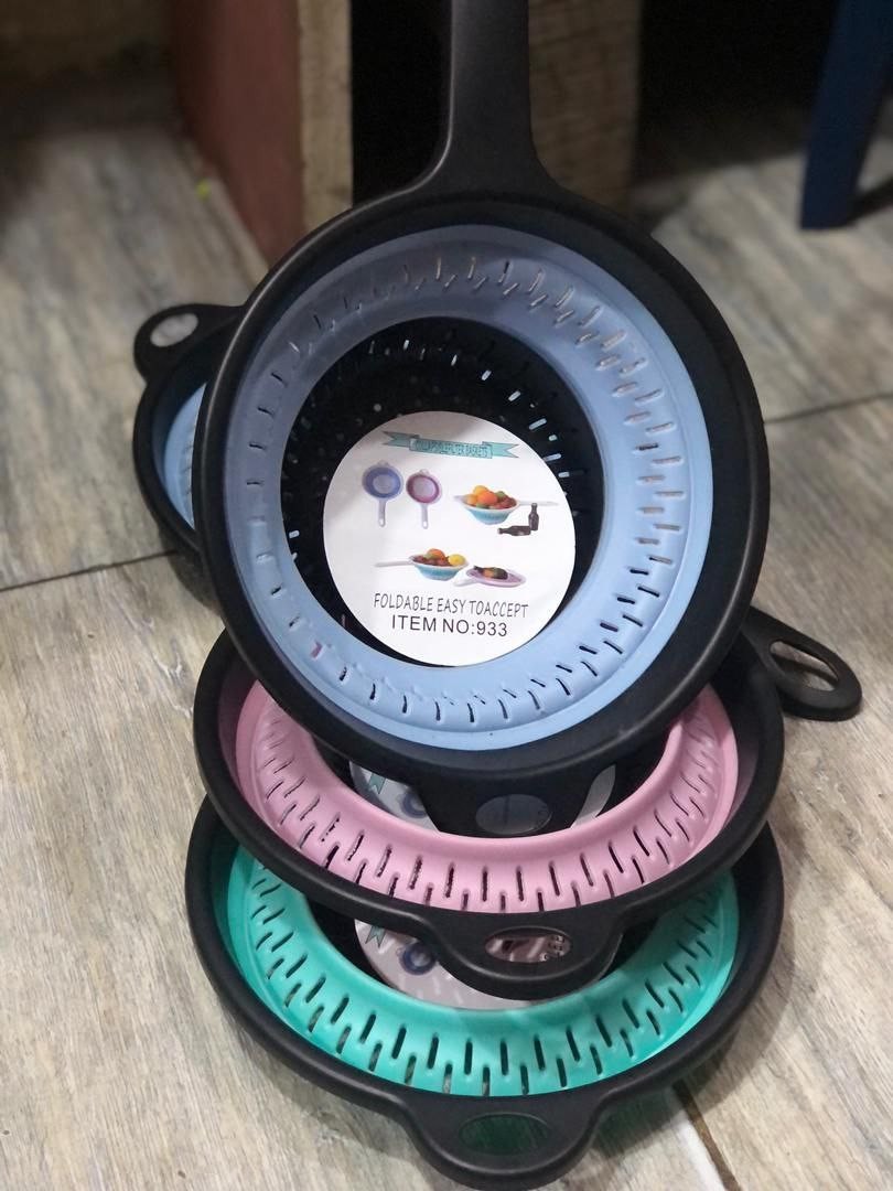 Foldable sieve